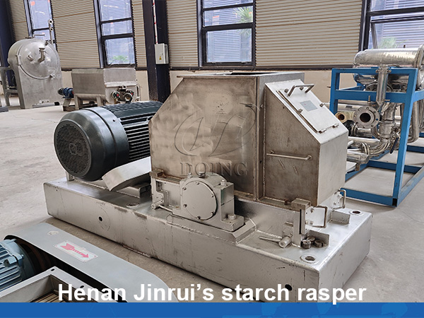 How does the starch rasping machine enhance starch yield?