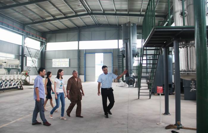 North Africa customer visit our company for corn glucose processing line